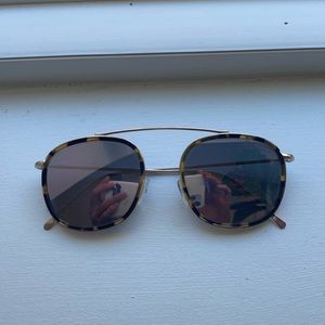 Barely worn Illesteva sunglasses
